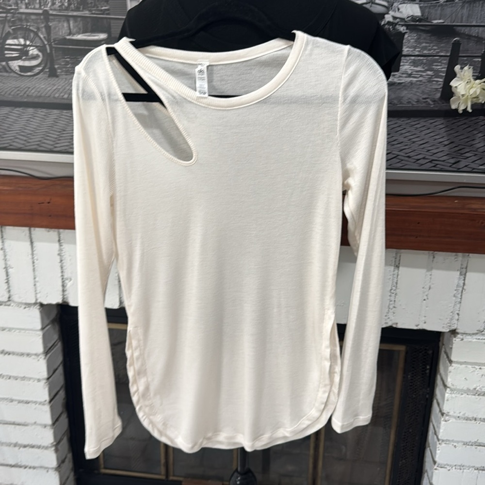 Alo Yoga Peak Ribbed Long Sleeve Top XS Stretch Ivory Beige Sexy